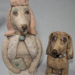 Pudeldame mit Dackel 2 - © 2025, Kunstobjekt|Skulptur|Pudeldame-Dackel, Künstler|Taschler, Brigitte